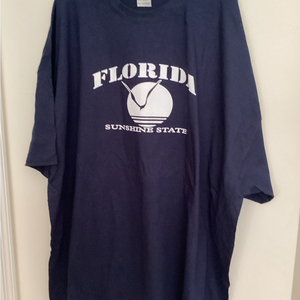 279. Gildan Navy Florida Tee NWOT